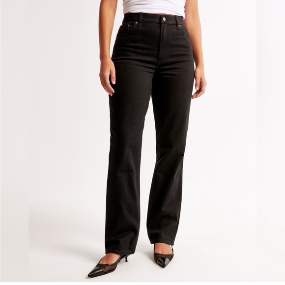 Abercrombie & Fitch Curve Love Ultra High Rise 90s Straight Jean - Picture 1 of 9